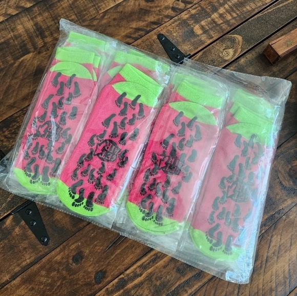 Pack of 20 pairs of Non Slip Grip Socks. Trampoline Jump Socks. Adult Un… - Picture 4 of 5